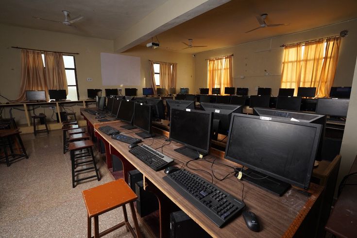 School Computer Lab Setup